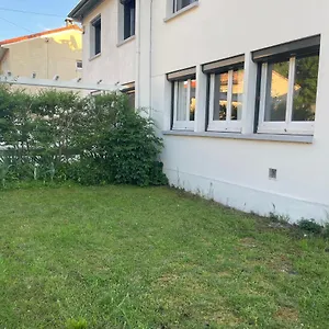 50 M2 T2 Au Calme, Lumineux, Confortable, Cosy, Climatise, Privatif Avec Parking Gratuit Et Terrasse Hébergement de vacances